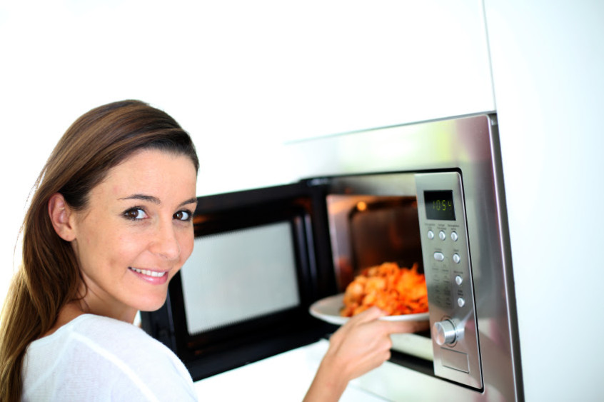 What are the steps in microwave troubleshooting?